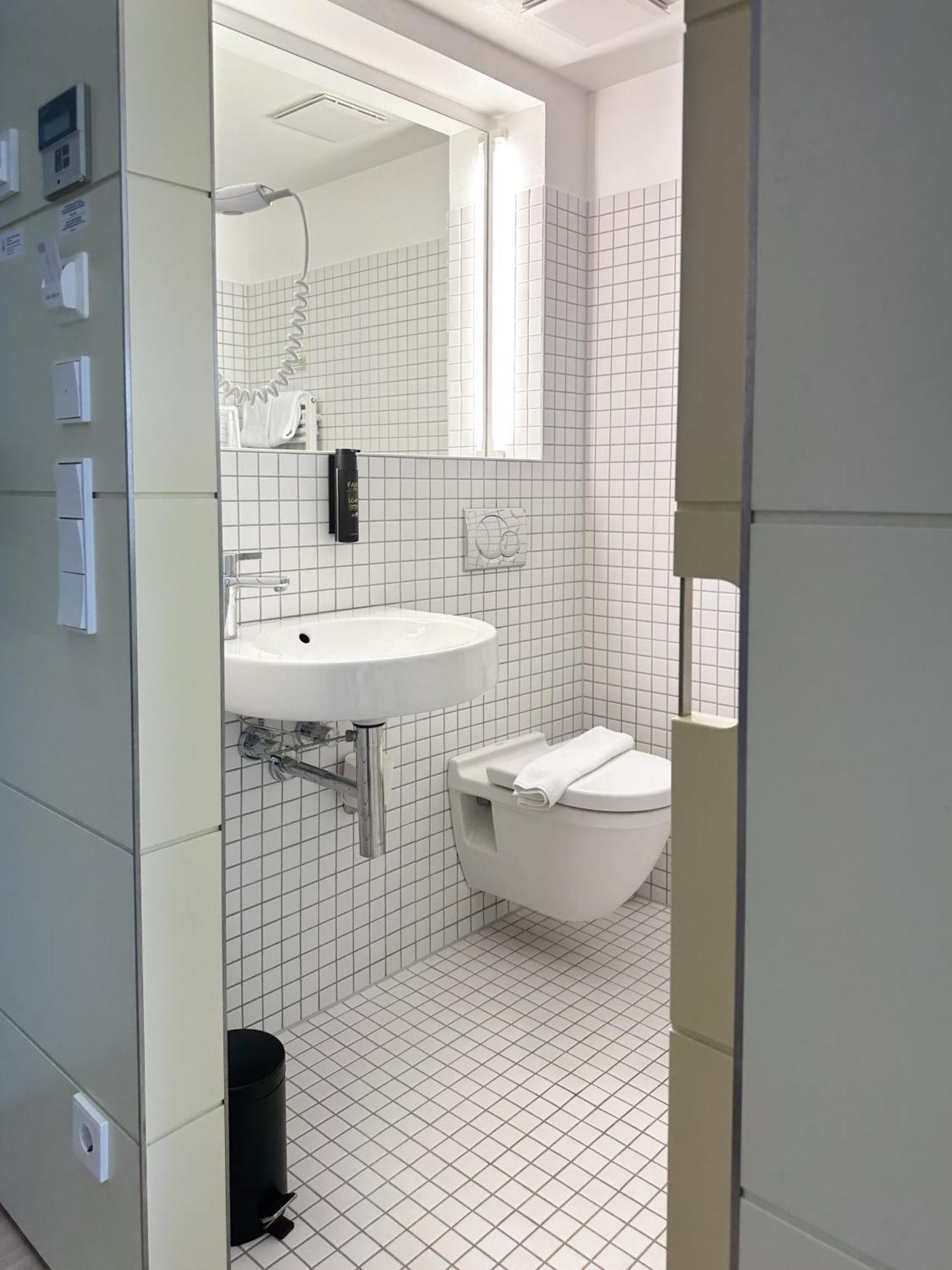 Hotel Berliner Hof Kiel Bagian luar foto