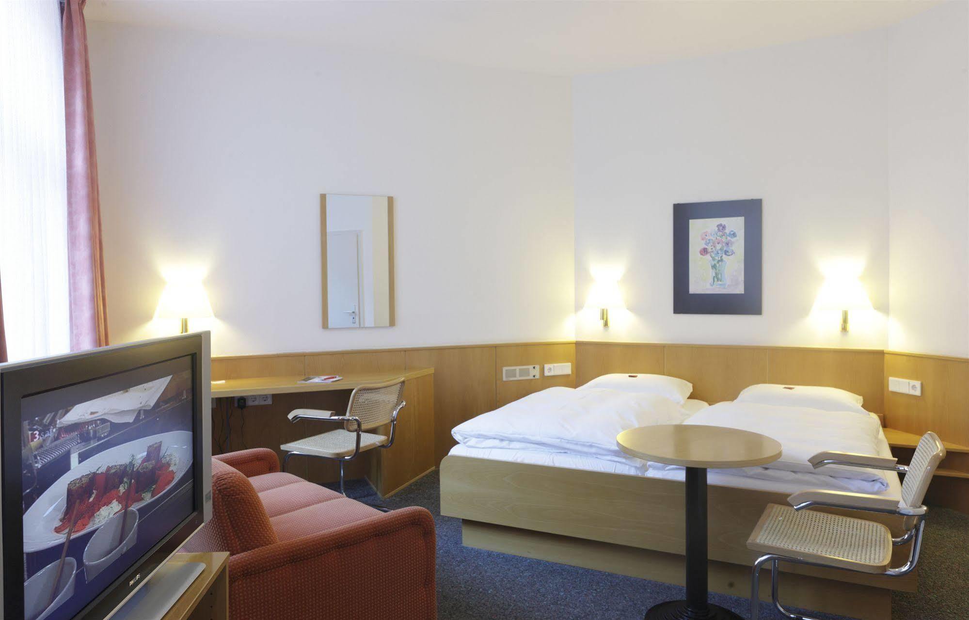 Hotel Berliner Hof Kiel Bagian luar foto