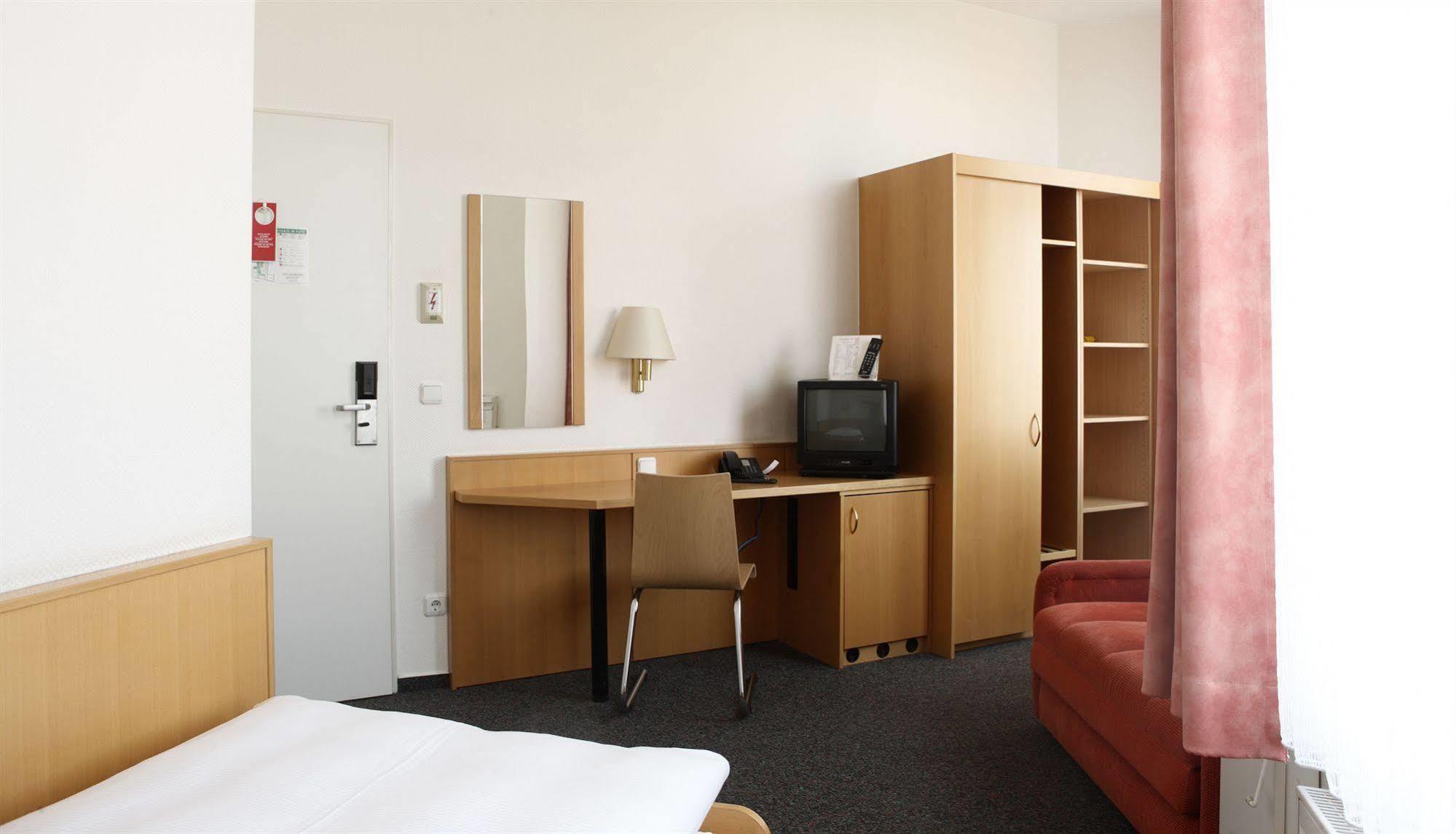 Hotel Berliner Hof Kiel Bagian luar foto